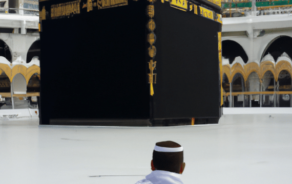 un homme seul à proximité de la kaaba